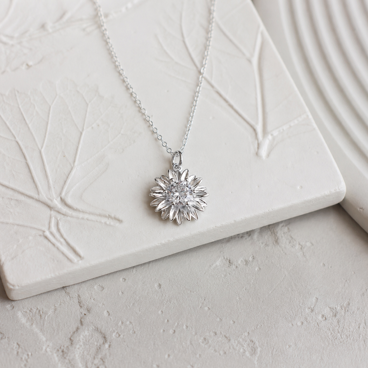 Solène Sunflower Pendant Necklace