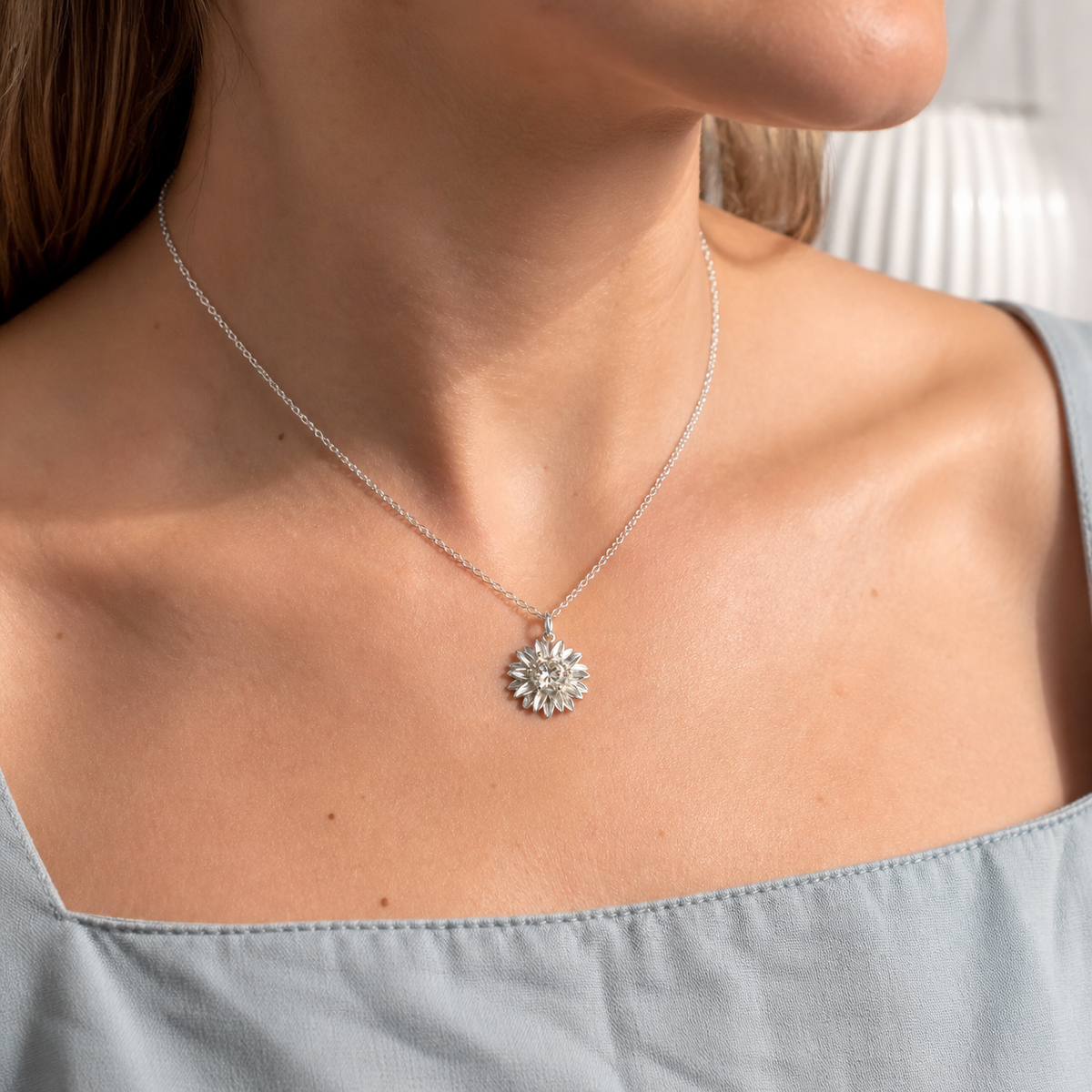 Solène Sunflower Pendant Necklace