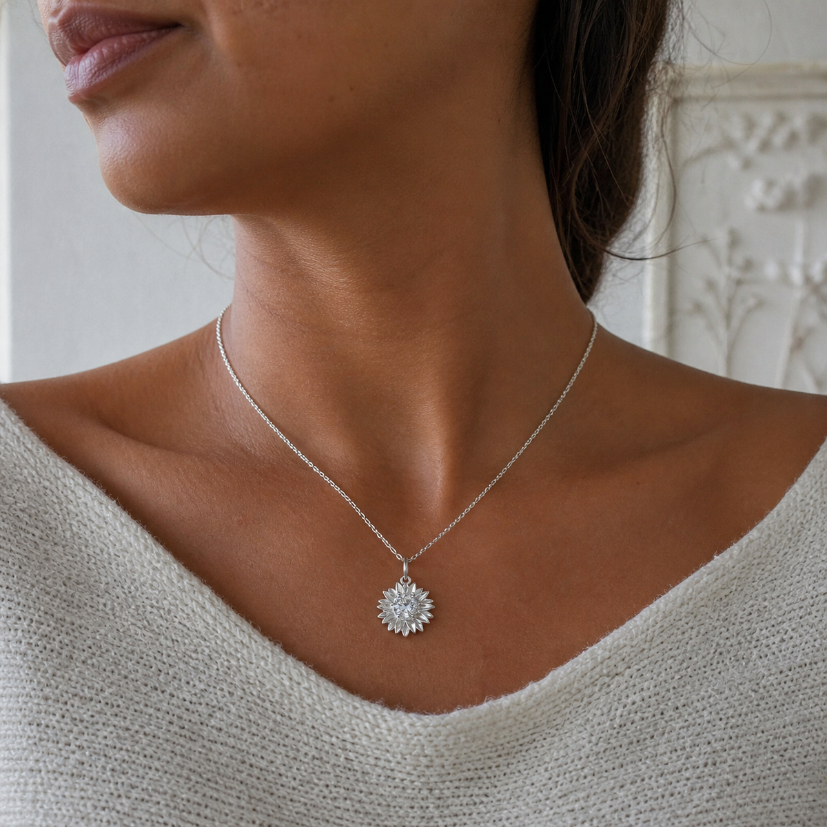 Solène Sunflower Pendant Necklace